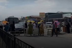 Жаңаөзен кәсіпкерлері жарық мәселесіне байланысты жолды жауып тастады