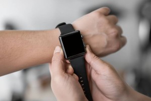 Қырғызстанда отбасындағы агрессорға электронды білезік тағылады