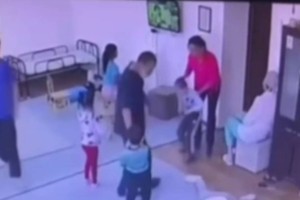 Атырауда әлеуметтік орталықта ДЦП диагнозы бар балаларды ұрып, қорлаған