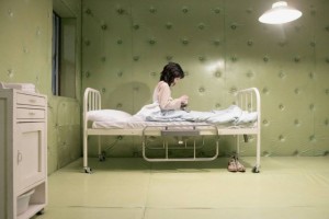 Көпбалалы ананы қателесіп психиатриялық ауруханаға жатқызған