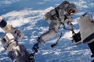 Космосқа ұшып кеткен қытайлық ғарышкерлер енді Жерге қайта алмай отыр