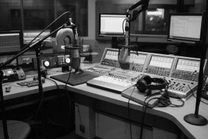 Қазақ Петербургтегі радиостанция эфирін басып алмақ болды