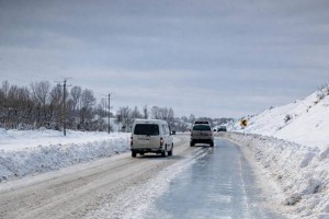 Қысқы күтім талапқа сай емес: республикалық жолдарды мұз басқан