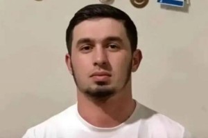 Жоғарғы сот шешен белсендісі Мансур Мовлаевты экстрадициялауды уақытша тоқтатты