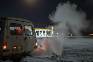 Абай облысында көлік ішіне түнеген екі адам иіс тиіп қайтыс болды