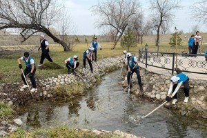 Жас қазақстандықтар «Мөлдір бұлақ» республикалық акциясына қатысуда