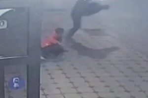 Алматыда белгісіз ер адам 12 жасар балаға пышақпен қоқан-лоқы көрсетіп, гитарасын тартып алды