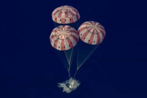 Айға аттанған ғарышкерлер араға 10 күн салып жерге аман-есен оралды