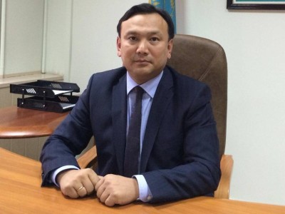 Сайлауда жеңіске жеткен Стамбеков лас ойынды тоқтатып, жеңілісті мойындауға шақырды.