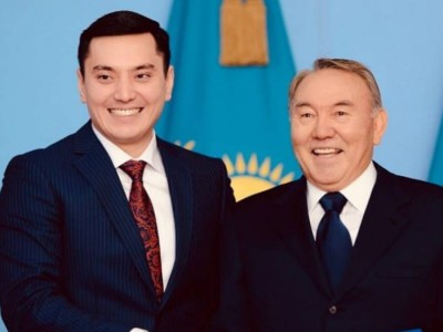 Әртіс әрі әнші Әлімжанов депутат болып, ант берді.