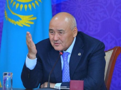 Шөкеевтің шапаны туралы жаңа видео шықты.