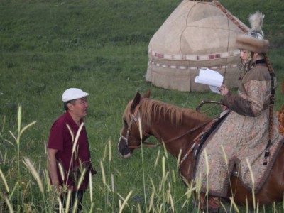 Қалың «Нұр Отан» қалғып кеткендей ауыр үнсіздікке көшті.