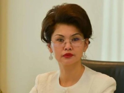 Ақпарат министрі Бекболат Тілеуханның эмоциялық әрекетін ақтау қиын екенін жазды.