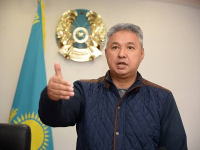 Перуашев кімдердің «қолын шапқалы» жүр?.