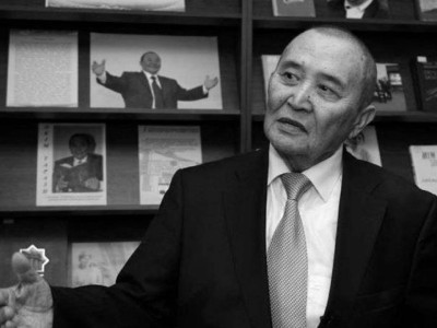 Танымал жазушы Әкім Тарази өмірден өтті.