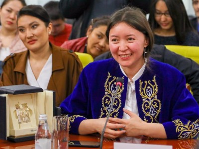 «Мен қазақ қызымын. Өзім де ашық-шашық киініп жүретін фильмдерді ұнатпаймын».
