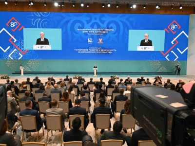 Президент Тоқаев мәслихаттар мен референдумның маңыздылығын атап өтті: Жаңа кезеңнің басталуы.