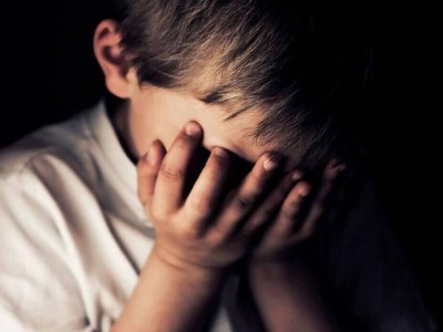 Алматыда 7 жасар баланы зорлаған күдікті әлі табылған жоқ.