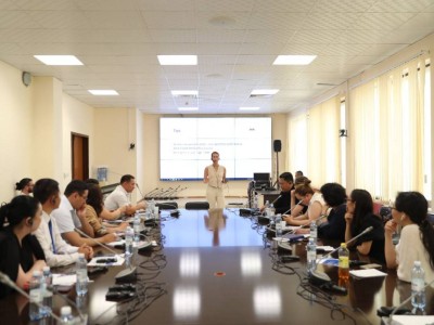 Халықтың ресми ақпарат көзіне сенімі төмендеген.