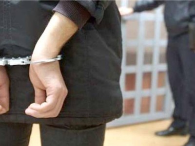 Түркістанда мемлекеттік кірістер департаментінің қызметкерлері ұсталды.