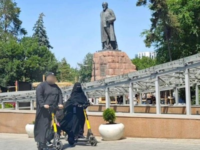 Қазақстанда қоғамдық орында хиджаб киюге тыйым салатын заң болады.