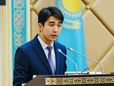 Назарбаевқа ескерткіш қою керек деген жігіт депутат болуы мүмкін.