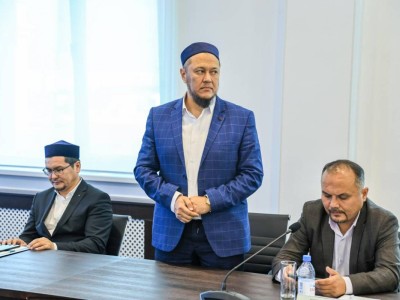 Қазақ жырауларын «жын соққан» деген имам Ғұламалар кеңесіне мүше болды.