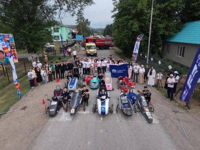 Қазақстанда алғаш рет қолдан жасалған көліктер жарысы өтті.