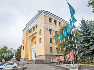 Академиктікке лайықтылар сайлансын.