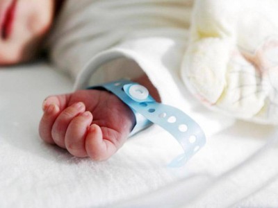 САЙЛАУ КҮНІ 102 НӘРЕСТЕ ДҮНИЕГЕ КЕЛДІ.