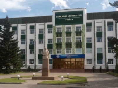 Ректордың люкс кабинеті қызу талқыға түсті (видео).