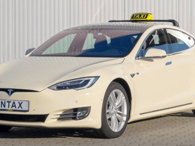 Tesla пилотсыз такси қызметін келесі жылы қосады.
