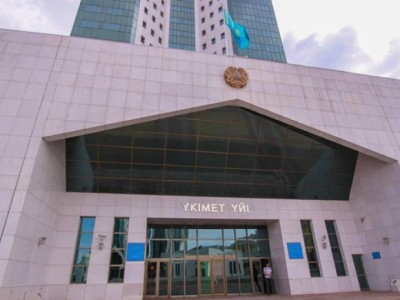 Қымбатқа түсетіндіктен үкімет Шамалғанда көпір салмаған.