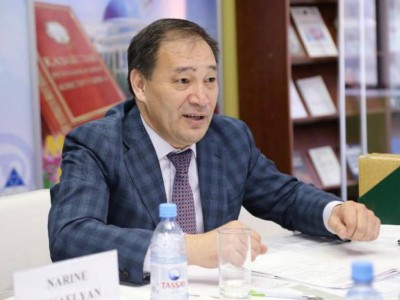Маңғыстау облысының әкімі Ералы Тоғжанов ел сенімінен шыға алмай отыр.