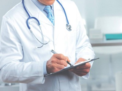 Ақтөбенің танымал дәрігерлері сотта жауап беріп жатыр.