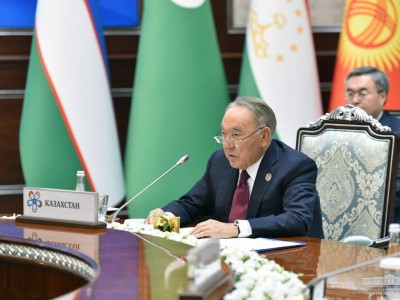 Өзбекстан Қазақстанда қос билік барын мойындайды — сарапшы.