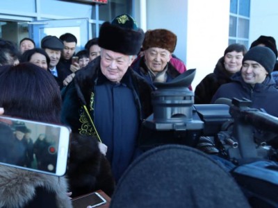 Ақтөбеліктер Бердібек Сапарбаевты қимай шығарып салды (видео).