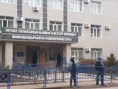 Мұнайды заңсыз тасымалдап келгендердің ісі сотқа түсті.