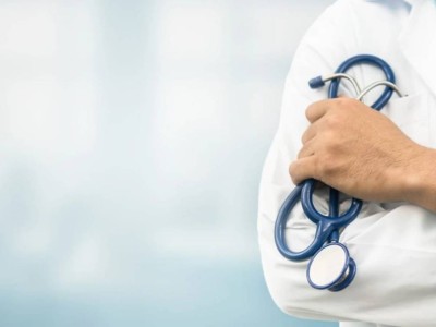 Қарасай ауданында далаға қуылды деген қарияға қатысты аурухана пікір білдірді.