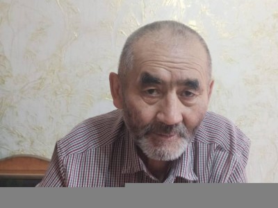 Қарасай ауруханасы 70 жастағы қарияны далаға қуып шықты.