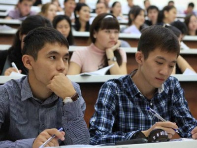 Қыркүйектен бастап студенттердің стипендиясы көбейеді.