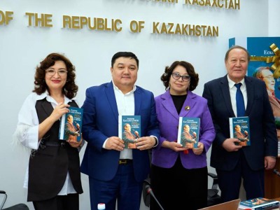 Ескендір Хасанғалиевке арналған кітап жарық көрді.