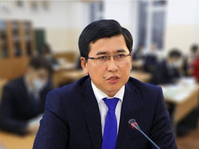Білім министрі мұғалімдерге көше тазартқан әкімдікке шүйлікті.