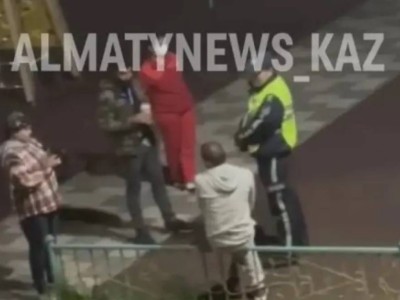 Алматыда балалардың ойын алаңында ер адамды бауыздап кетті.