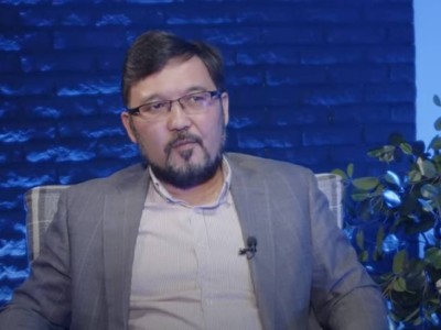 Ұларбек Нұрғалым неге Кемел Тоқаев туралы кітап жазғанын айтты.