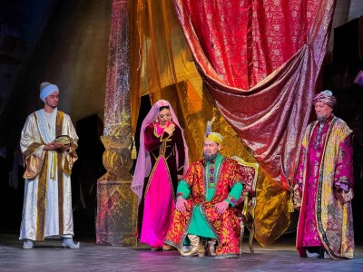 Махмут Қашқари драмасы Анкара төрінде сахналанды.