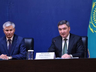 Олжас Бектенов Ұлытау облысының активіне жаңа әкімді таныстырды .