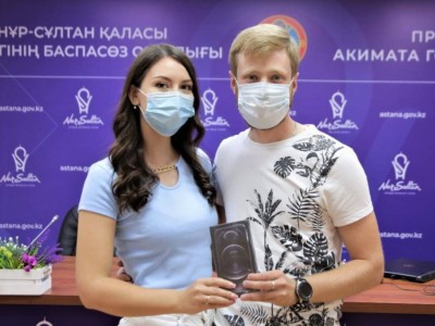 Вакцина алған елордалықтар апта сайын олжаға кенелді.