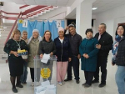 БІР КӨШЕНІҢ ТҰРҒЫНДАРЫ БІР МЕЗЕТТЕ КЕЛУДІ ҚҰП КӨРГЕН.