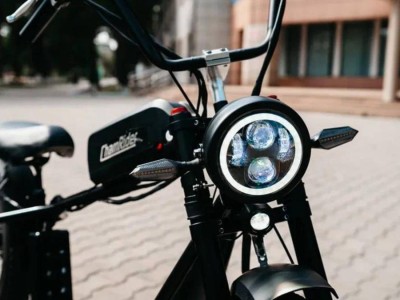 Жетісу университетінің ғалымдары смарт электромотоцикл моделін шығарды.